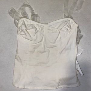 very cute white top 🤍